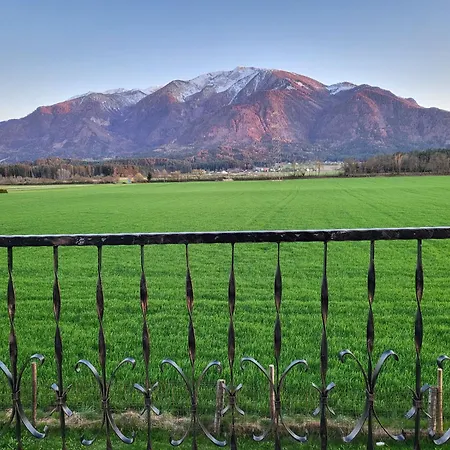 Und Vinoteka David Tatil Evi Smihel nad Pliberkom