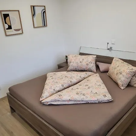 Apartman Und Vinoteka David