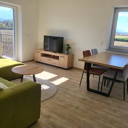 Und Vinoteka David Apartment